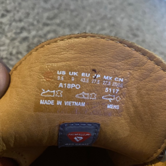 Burnt orange Timberlands. - Picture 4 of 7